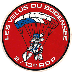 Autocollant 13° RDP  /  2° Escadron "les Velus du Bodensee  ( Lac de Constance en Allemand)  a été créé à Langenargen (RFA) à la fin des années 1970, pour les "chuteurs sauvages" du 2° escadron du 13°RDP qui sautaient dans les paras clubs allemands  Source Patrick  Dupré