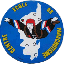 Centre Ecole Parachutisme On remarquera la ville de  Calvi aux couleurs de la Légion.  Corse 