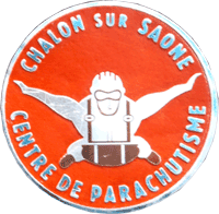 Centre Parachutisme   Chalon  sur Saone  petit modèle  métallique  diamètre 4.5 cm 